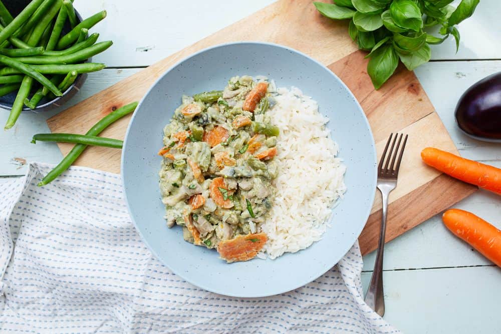 1086. thai green chicken curry