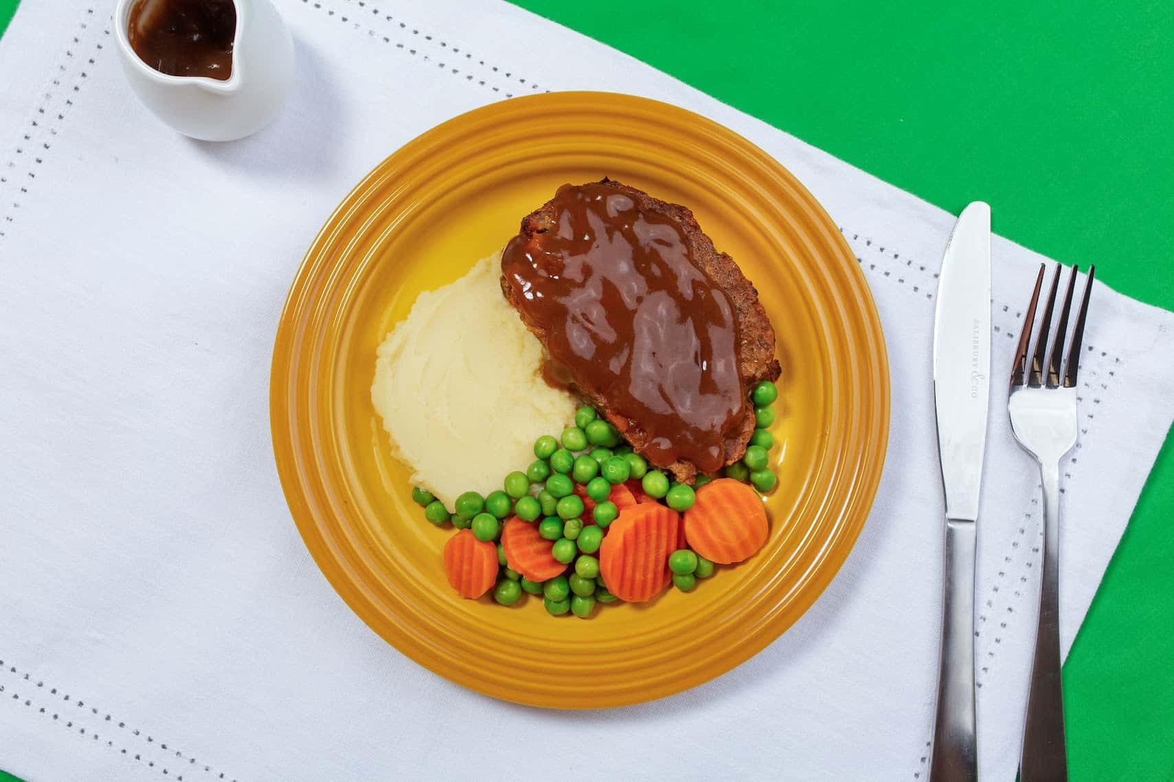 1095. traditional meatloaf & gravy