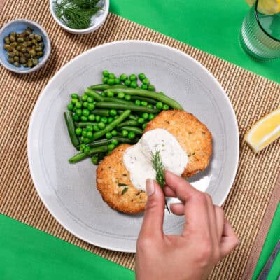 1119. pork sausages & gravy