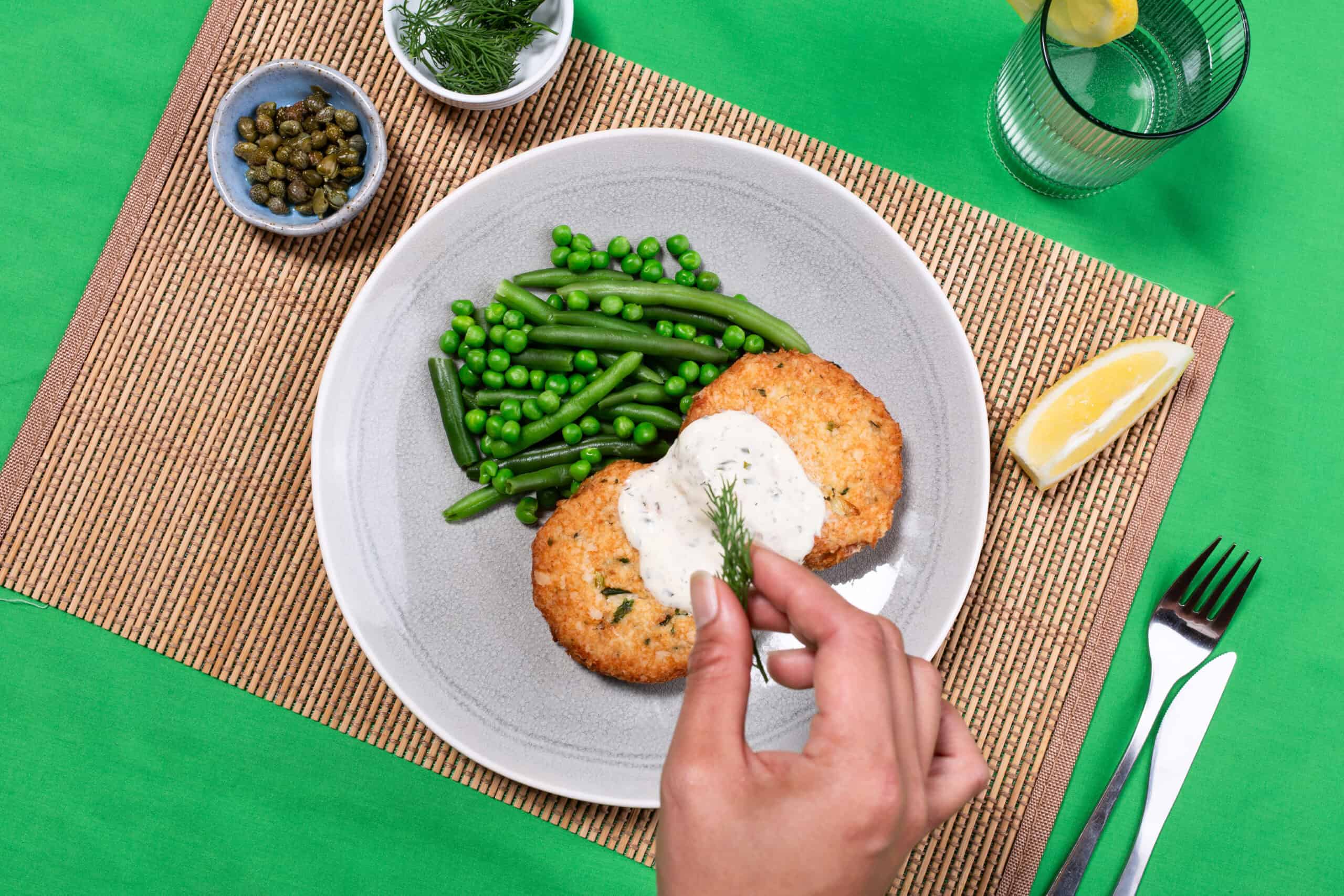 1119. pork sausages & gravy